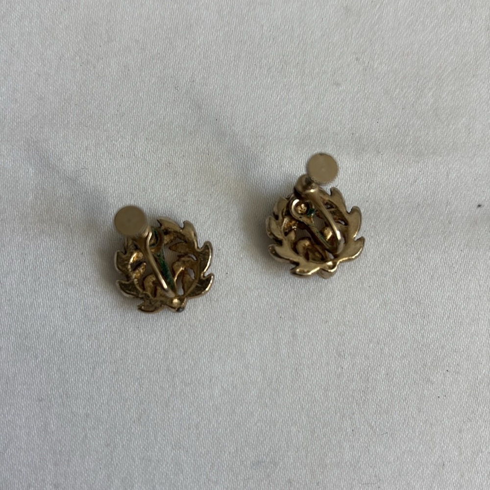 Vintage lot of rhinestone and faux black onyx costume earrings - Picture 7 of 11